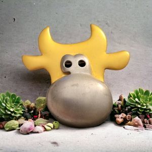 Goldtone And Silvertone Cow Face Brooch Pin *READ*